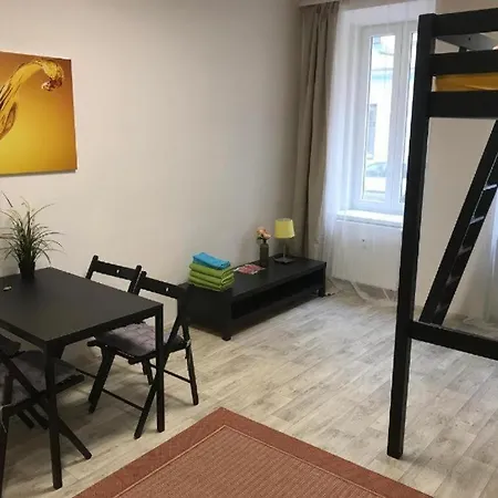Apartmans For 2 Or 6 Peoples 12 Min By Walk From The Center *