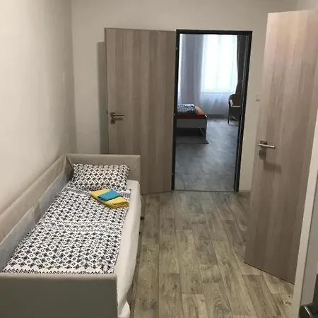 Apartamento Apartmans For 2 Or 6 Peoples 12 Min By Walk From The Center *