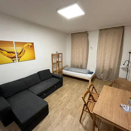 Apartmans For 2 Or 6 Peoples 12 Min By Walk From The Center *
