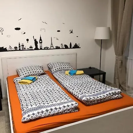 Apartmans For 2 Or 6 Peoples 12 Min By Walk From The Center Apartment