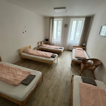 Apartament Apartmans For 2 Or 6 Peoples 12 Min By Walk From The Center